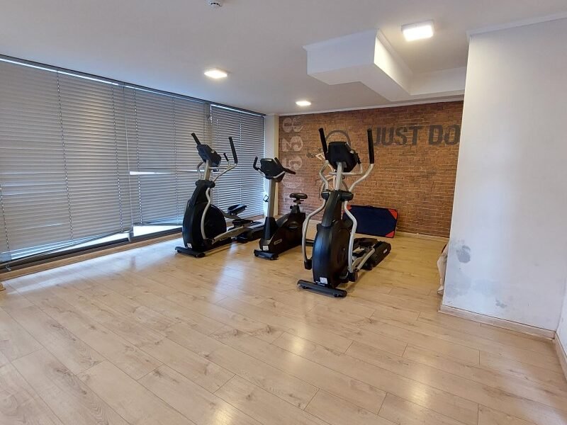 Departamento a pasos del metro Ecuador