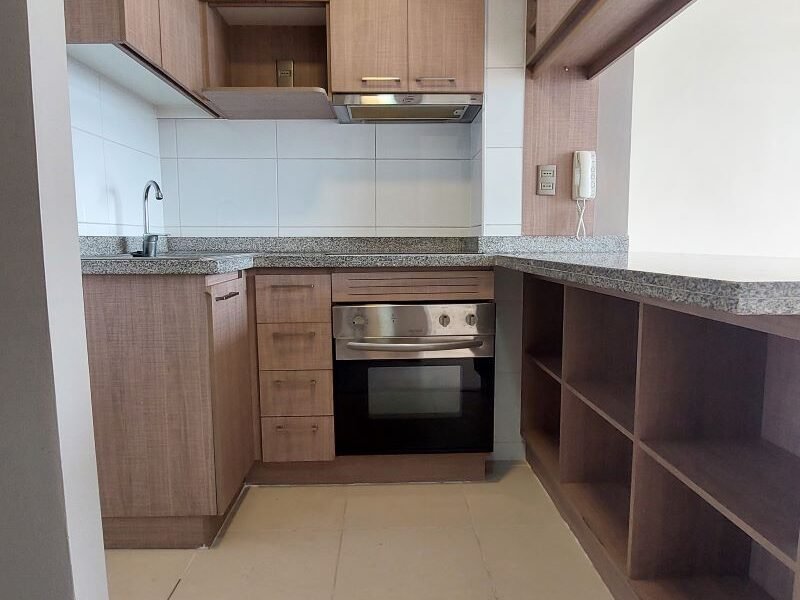 Departamento a pasos del metro Ecuador