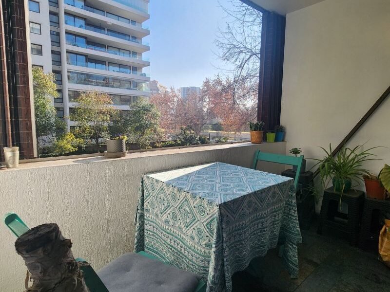 Remodelado y amplio departamento en Las Condes