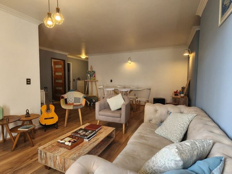 Remodelado y amplio departamento en Las Condes