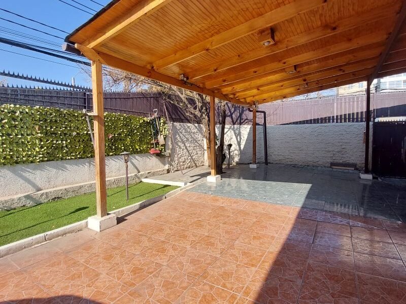 Bonita y acogedora casa con amplio terreno