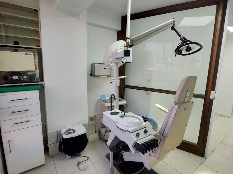 Se vende oficina pasos del metro Bellavista de La Florida