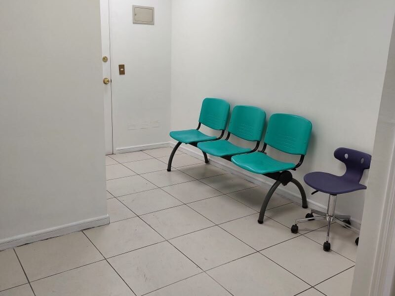 Se vende oficina pasos del metro Bellavista de La Florida