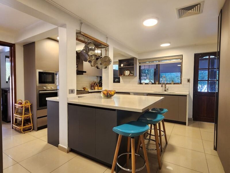 Gran Parcela con linda y encantadora casa — ¡Imperdible!