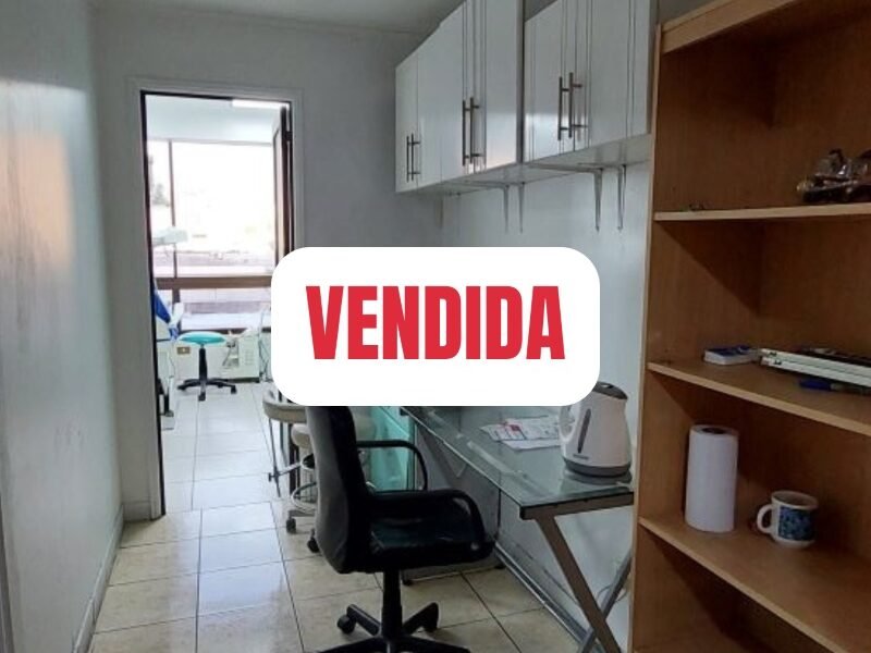 Oficina con estacionamiento