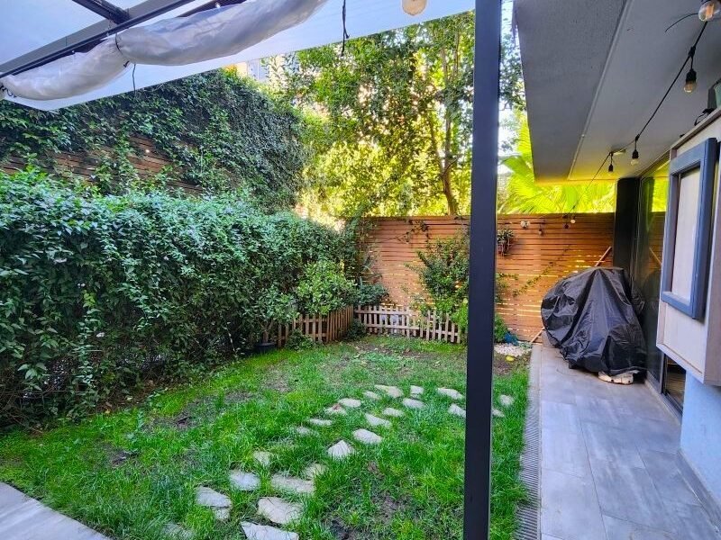 Departamento 2D/2B con Jardín Privado c/ 2 Estacionamientos