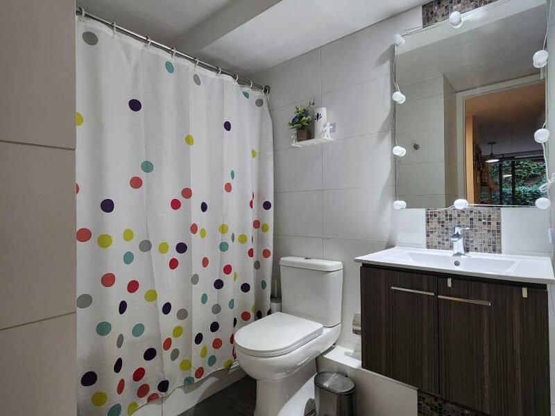 Departamento 2D/2B con Jardín Privado c/ 2 Estacionamientos