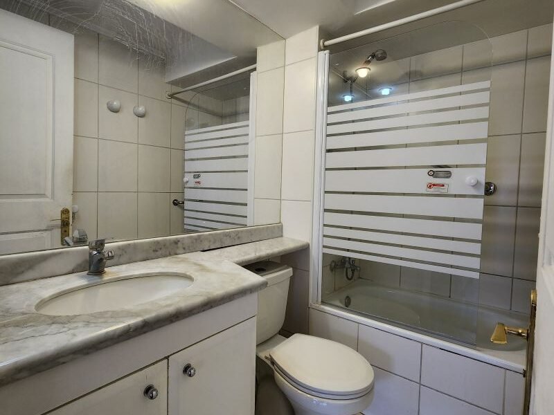 Amplio Depto/ Gran Conectividad y linda vista/ Estacionamiento y bodega